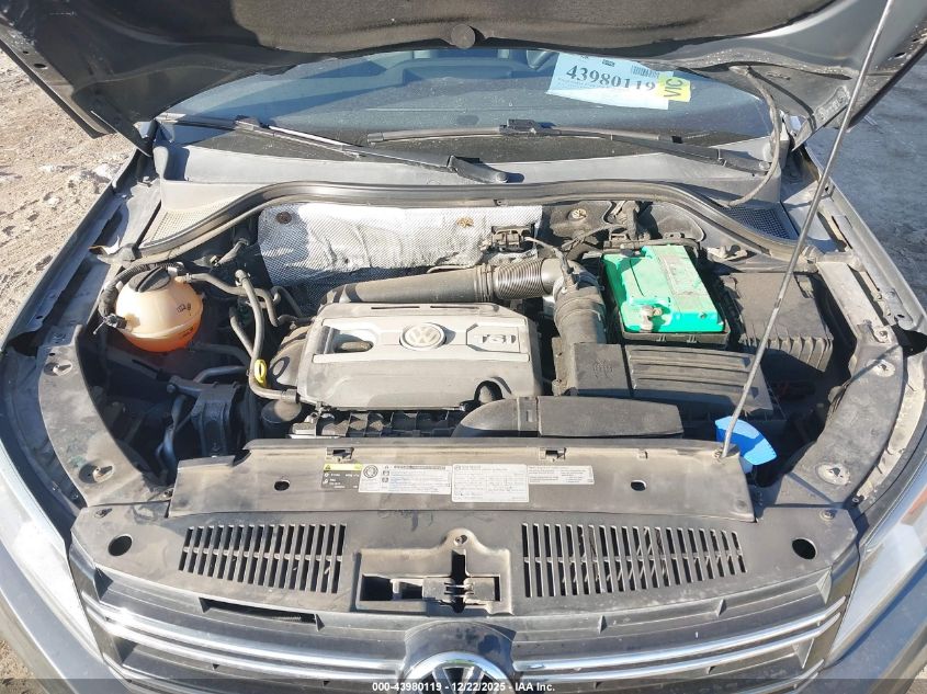 2016 Volkswagen Tiguan S VIN: WVGAV7AX0GW587586 Lot: 43980119