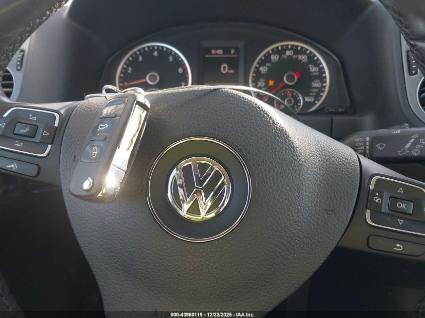 2016 Volkswagen Tiguan S VIN: WVGAV7AX0GW587586 Lot: 43980119