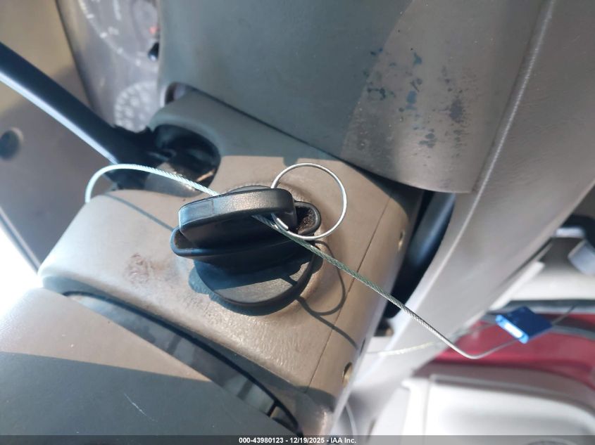 2000 Ford Expedition Eddie Bauer VIN: 1FMRU1760YLA03854 Lot: 43980123