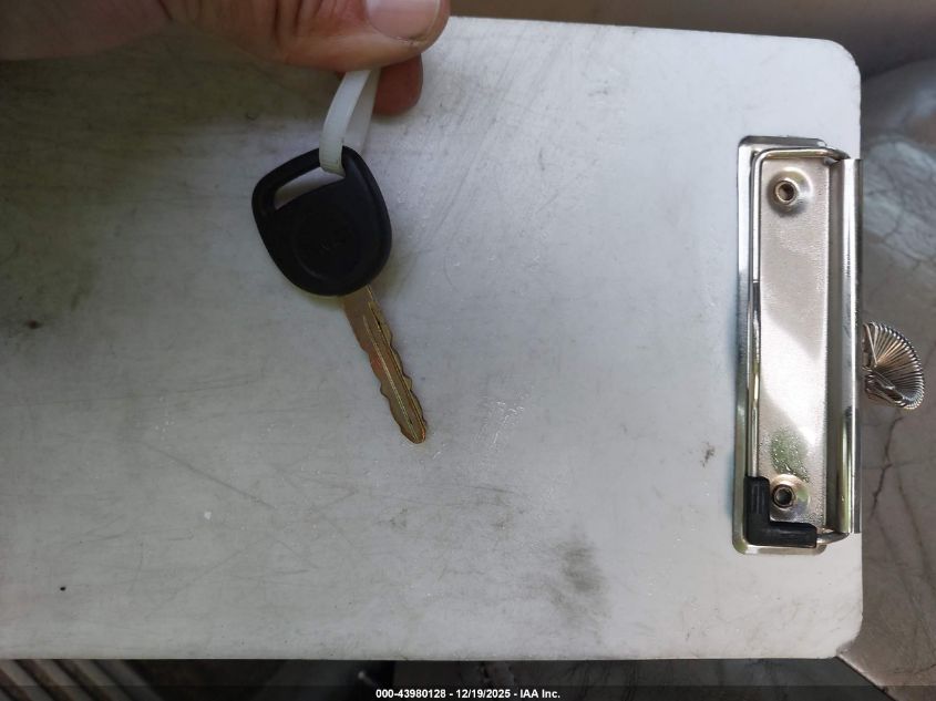 2004 GMC Yukon Slt VIN: 1GKEC13V64R172064 Lot: 43980128