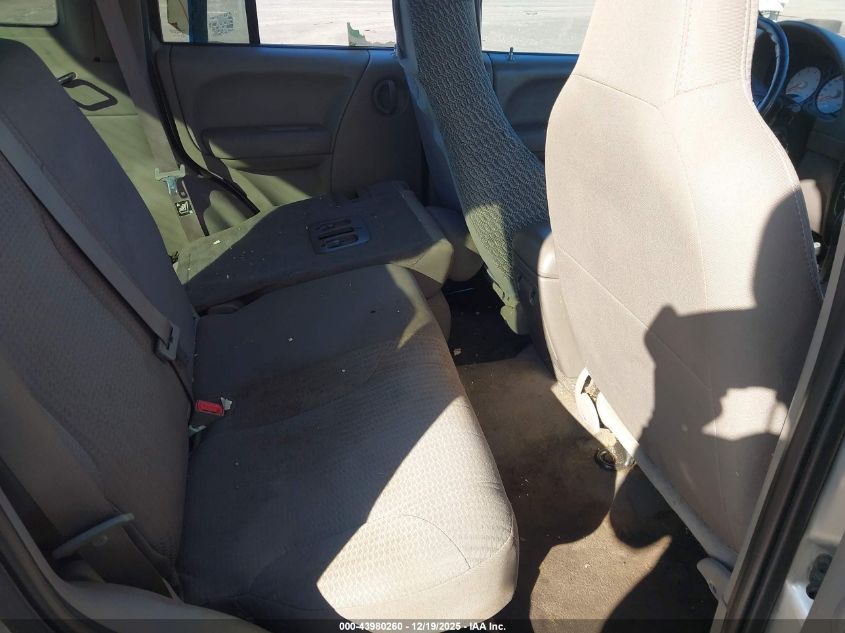 2003 Jeep Liberty Sport VIN: 1J4GL48K13W527981 Lot: 43980260