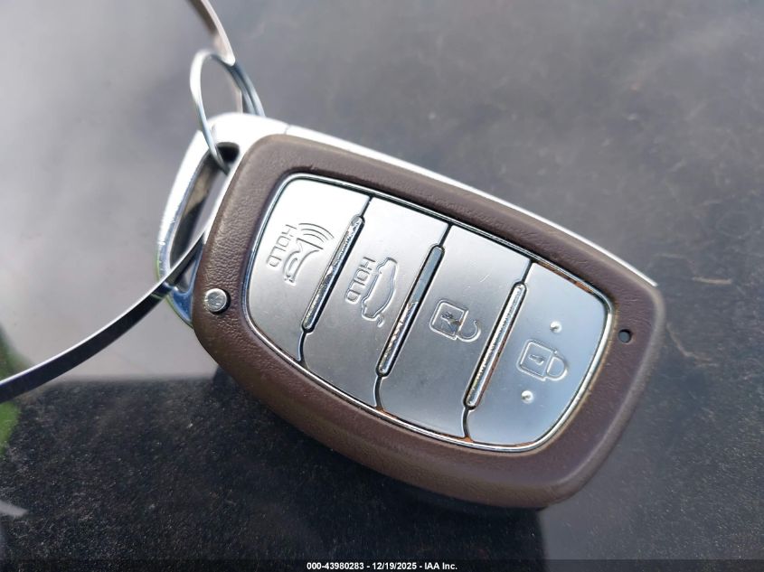 2019 Hyundai Elantra Limited VIN: 5NPD84LF2KH482025 Lot: 43980283