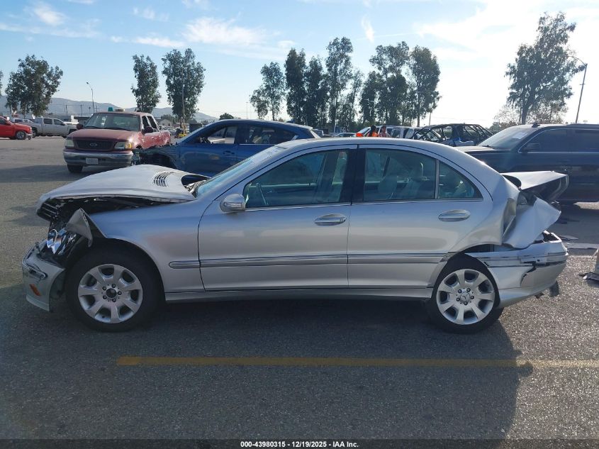 2005 Mercedes-Benz C 240 Luxury 4Matic VIN: WDBRF81JX5F677121 Lot: 43980315