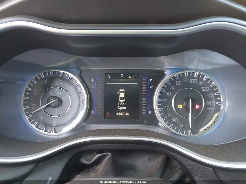 2017 Chrysler 200 Limited Platinum VIN: 1C3CCCAB2HN501075 Lot: 43980369