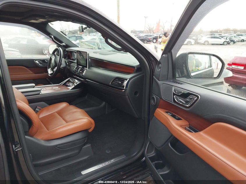 VIN 5LMJJ3LT8MEL14294 2021 LINCOLN NAVIGATOR RESERVE L