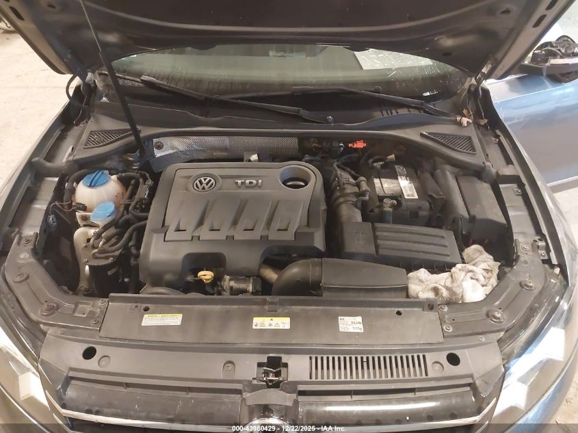 2014 Volkswagen Passat 2.0L Tdi Sel Premium VIN: 1VWCN7A31EC087572 Lot: 43980429
