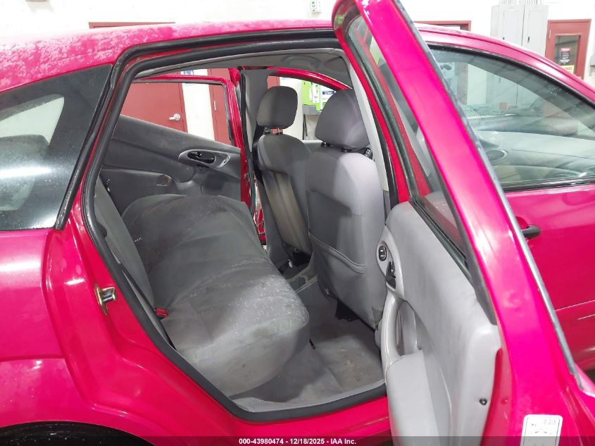 2004 Ford Focus Zx5 VIN: 3FAFP37384R111978 Lot: 43980474