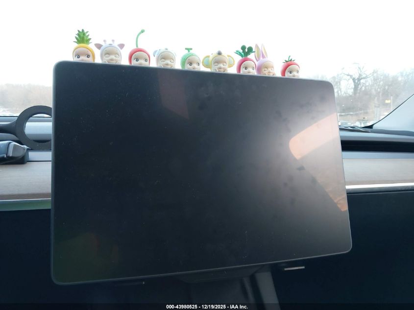 2023 Tesla Model Y Awd/Long Range Dual Motor All-Wheel Drive VIN: 7SAYGDEE4PA041656 Lot: 43980525