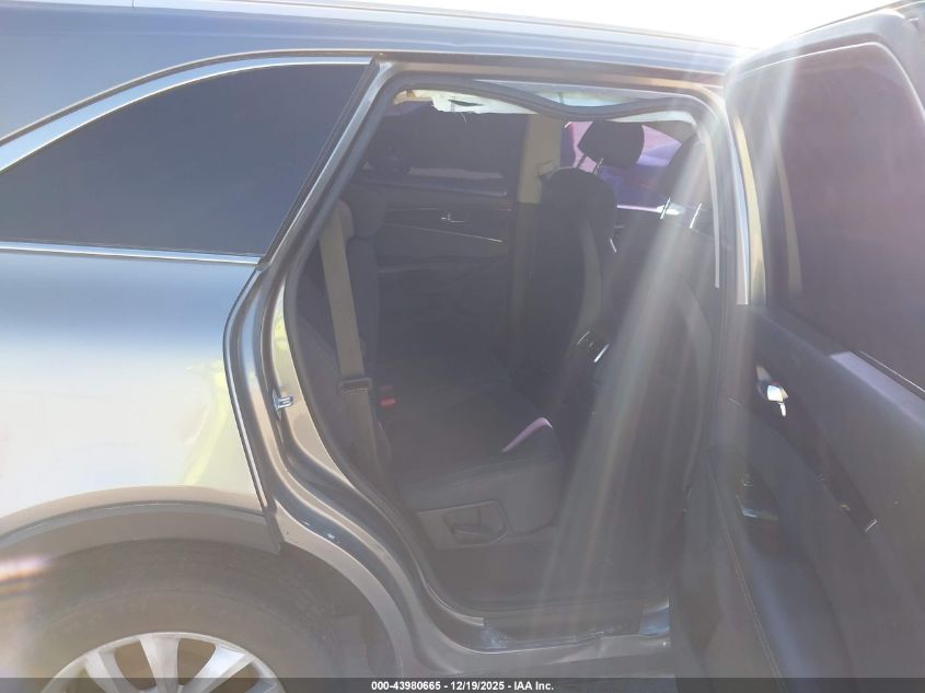 2018 Kia Sorento 3.3L Lx VIN: 5XYPG4A57JG354623 Lot: 43980665