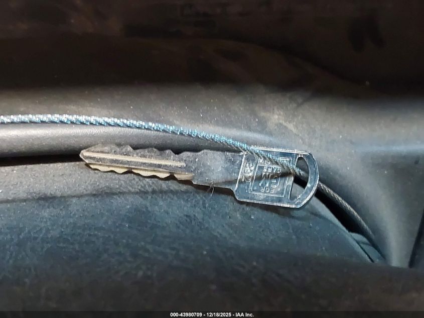 1997 Chevrolet C1500 Fleetside VIN: 1GCEC19R0VE198884 Lot: 43980709