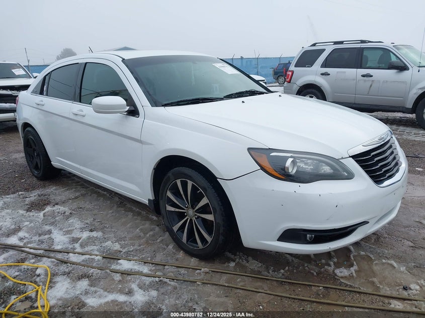2013 Chrysler 200 Touring
