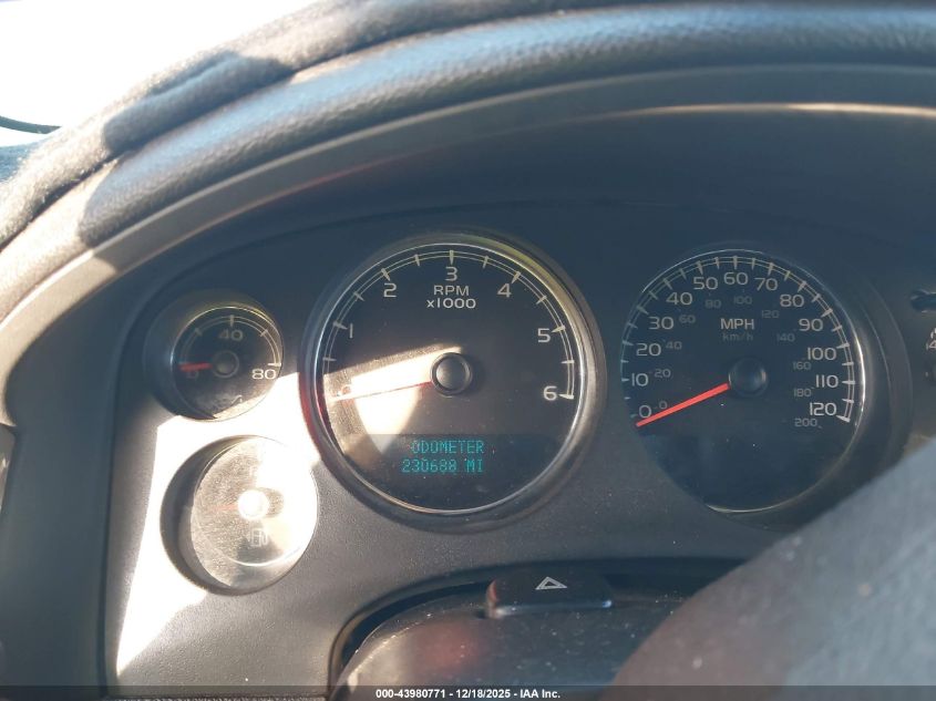 2011 GMC Yukon Denali VIN: 1GKS2EEF2BR256138 Lot: 43980771