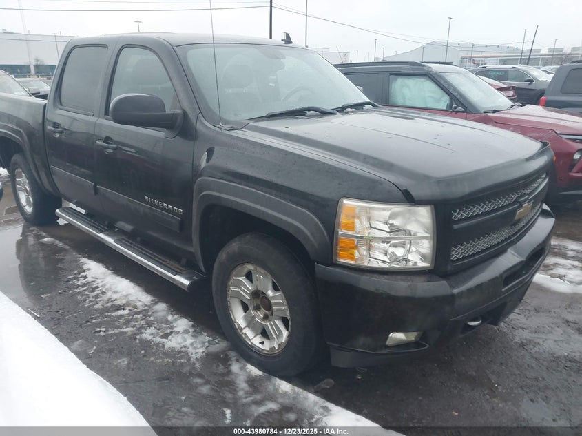 3GCPKSE3XBG327981 2011 Chevrolet Silverado 1500 Lt auction photo 1
