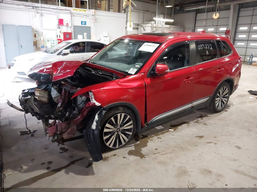 2019 MITSUBISHI OUTLANDER auction photo 2