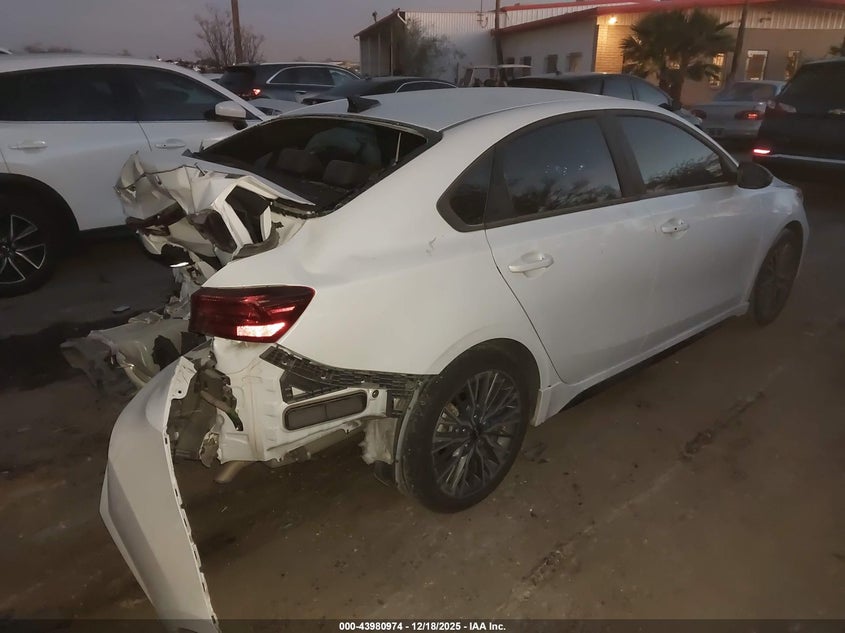 2022 Kia Forte Gt-Line