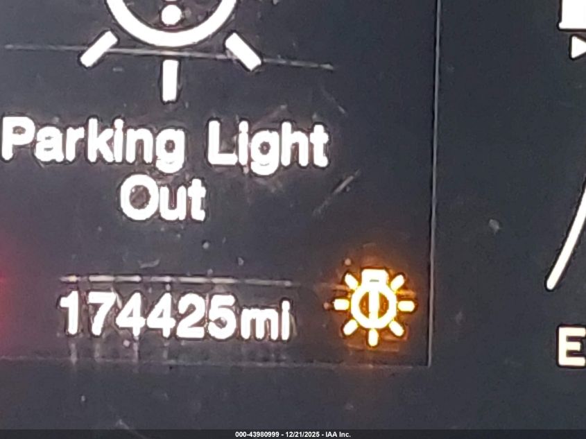 2016 Jeep Renegade Sport VIN: ZACCJBAT9GPE31827 Lot: 43980999