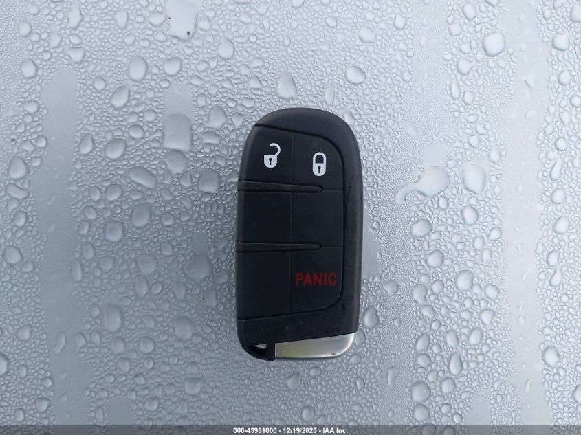 2012 Chrysler 300 Limited VIN: 2C3CCACG0CH242360 Lot: 43981000