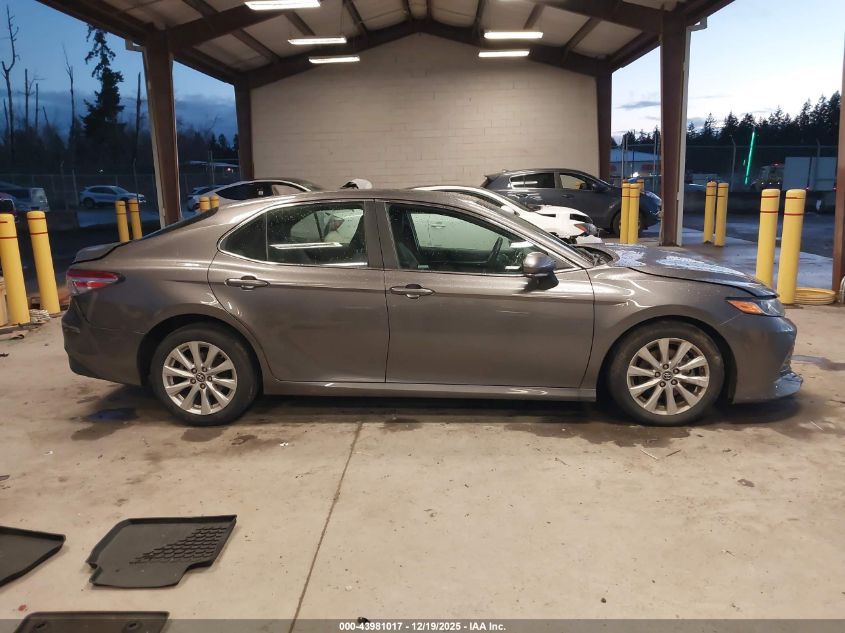 2018 Toyota Camry Le VIN: 4T1B11HK8JU110740 Lot: 43981017