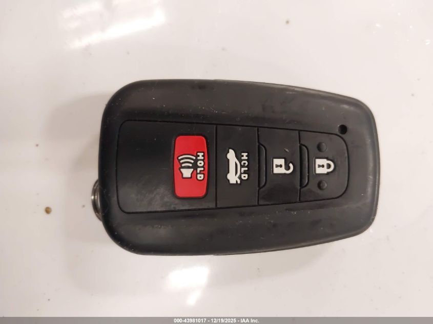 2018 Toyota Camry Le VIN: 4T1B11HK8JU110740 Lot: 43981017