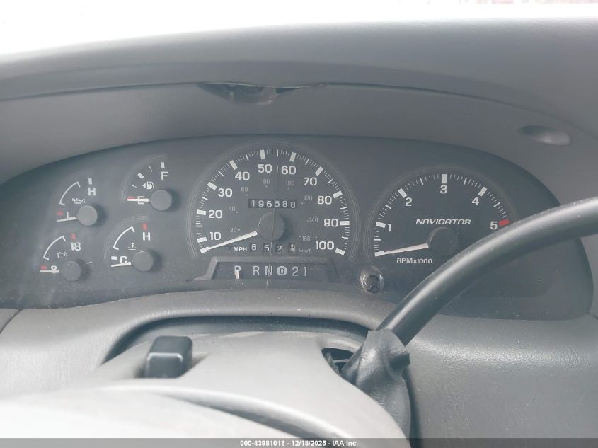 1998 Lincoln Navigator VIN: 5LMPU28L7WLJ17555 Lot: 43981018