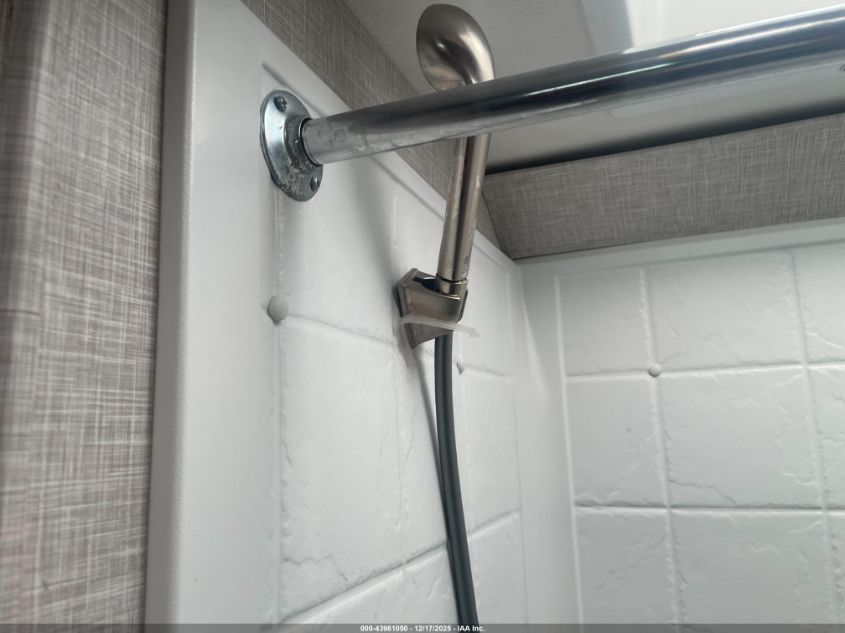 2024 Ford E-350 Cutaway VIN: 1FDWE3FN5RDD01851 Lot: 43981050