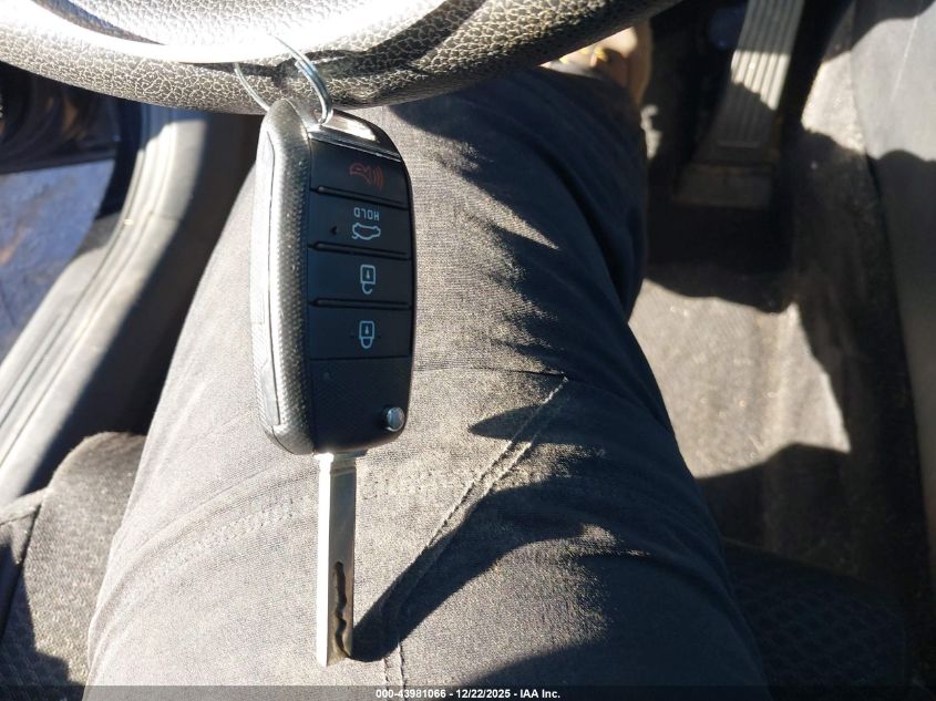 2018 Kia Optima Lx VIN: 5XXGT4L33JG267913 Lot: 43981066