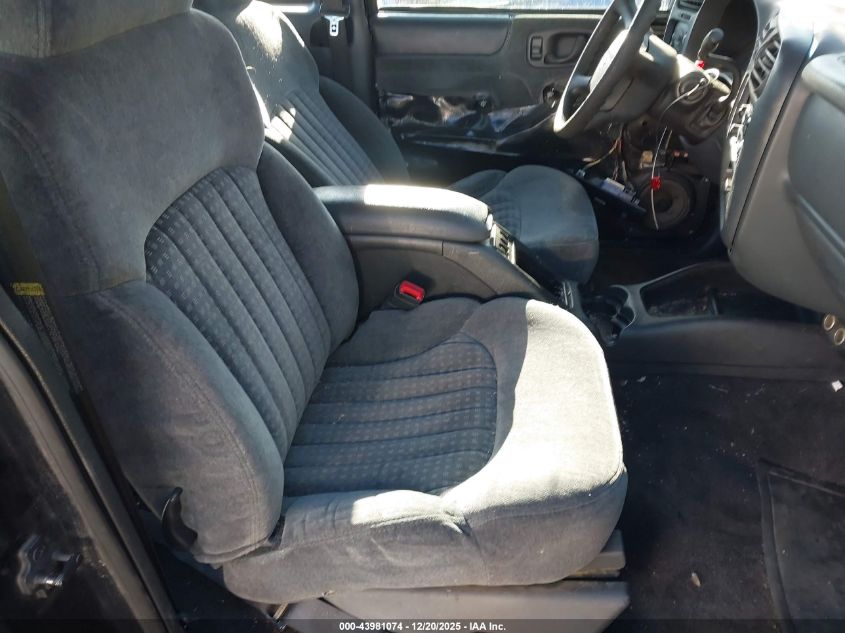 2000 Chevrolet S-10 Ls VIN: 1GCDT19WXYK216413 Lot: 43981074