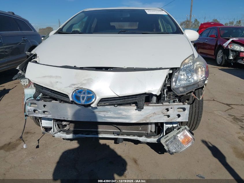 2015 Toyota Prius Two VIN: JTDKN3DU8F1982985 Lot: 43981247