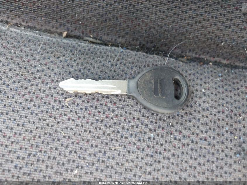 2000 Dodge Dakota Slt/Sport VIN: 1B7GG22N5YS766241 Lot: 43981270