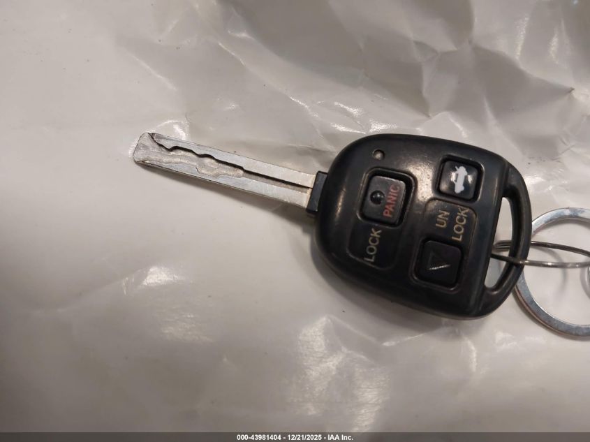 2000 Lexus Es 300 VIN: JT8BF28G6Y5084679 Lot: 43981404