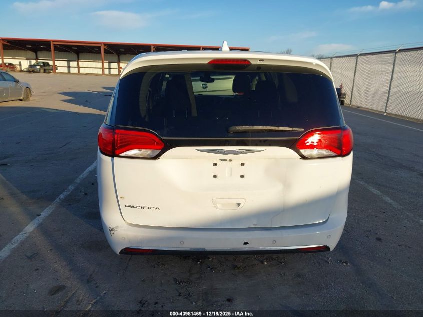 2017 Chrysler Pacifica Touring Plus VIN: 2C4RC1BG2HR796086 Lot: 43981469