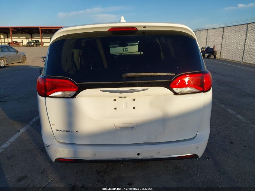 2017 Chrysler Pacifica Touring Plus VIN: 2C4RC1BG2HR796086 Lot: 43981469