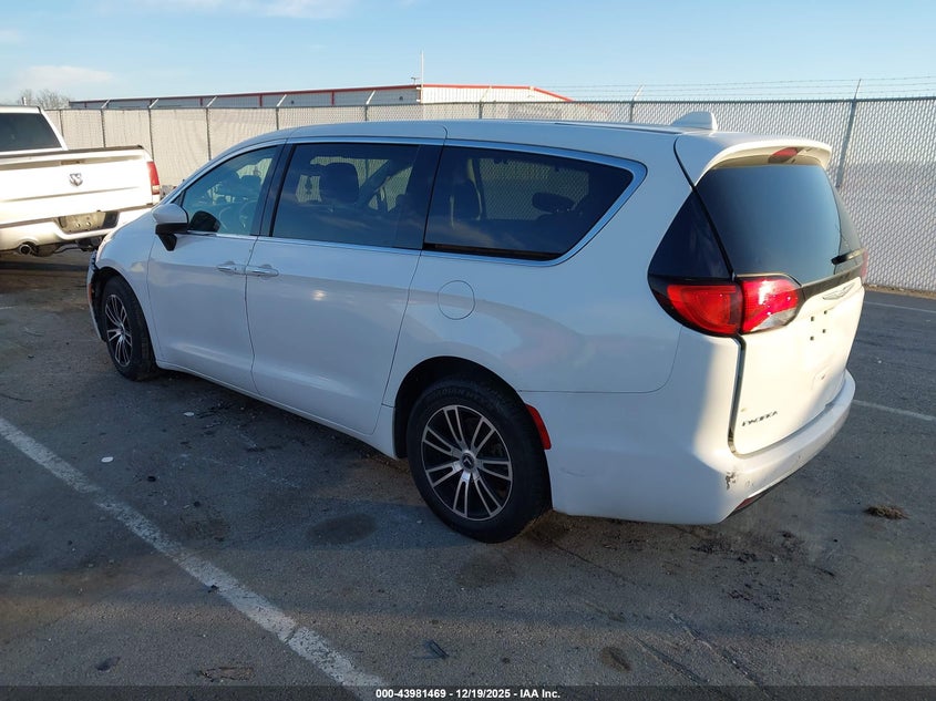 2017 Chrysler Pacifica Touring Plus
