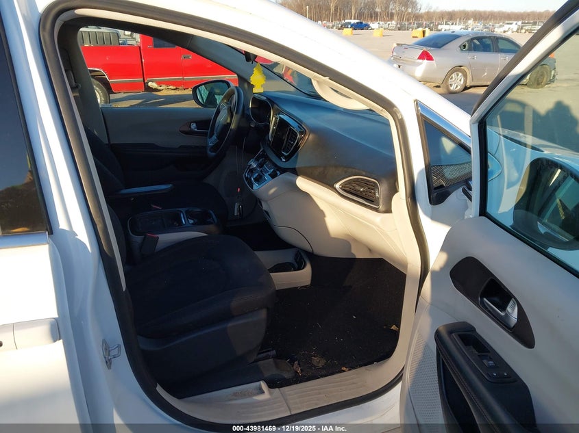 2017 Chrysler Pacifica Touring Plus