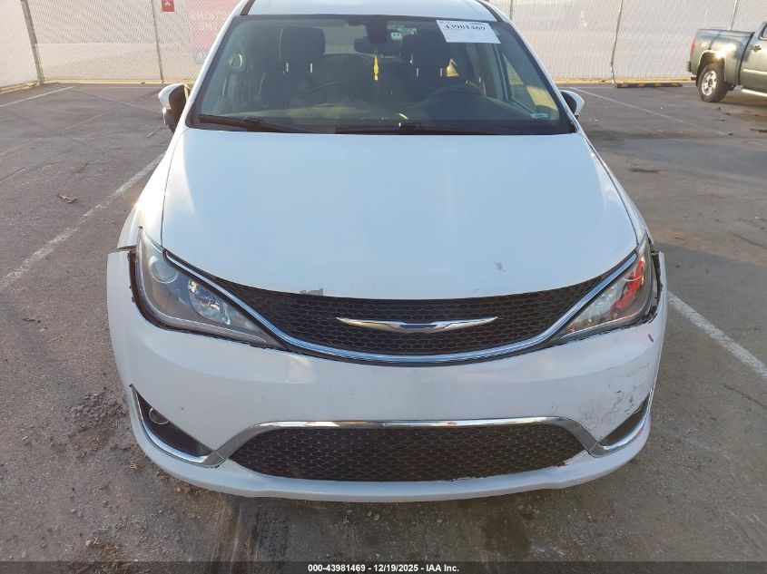 2017 Chrysler Pacifica Touring Plus VIN: 2C4RC1BG2HR796086 Lot: 43981469