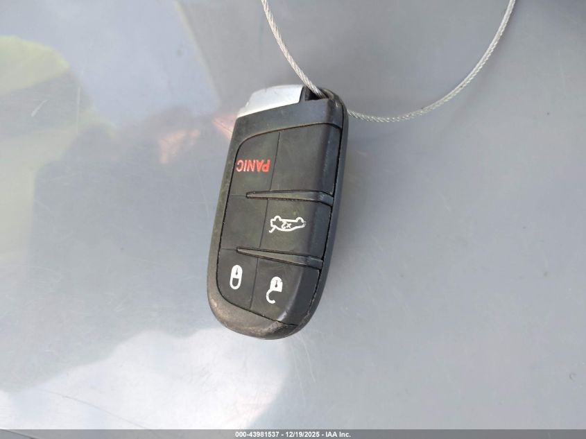 2015 Chrysler 200 Limited VIN: 1C3CCCAB1FN530077 Lot: 43981537