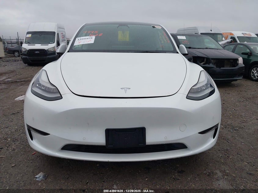 2021 Tesla Model Y Long Range Dual Motor All-Wheel Drive VIN: 5YJYGDEE4MF114925 Lot: 43981628