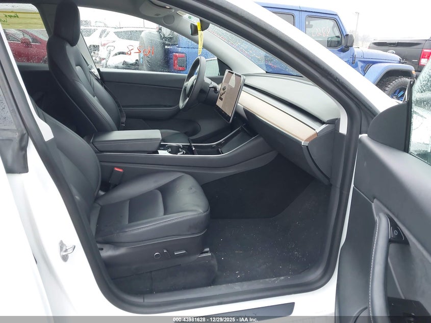 2021 TESLA MODEL Y auction photo 5
