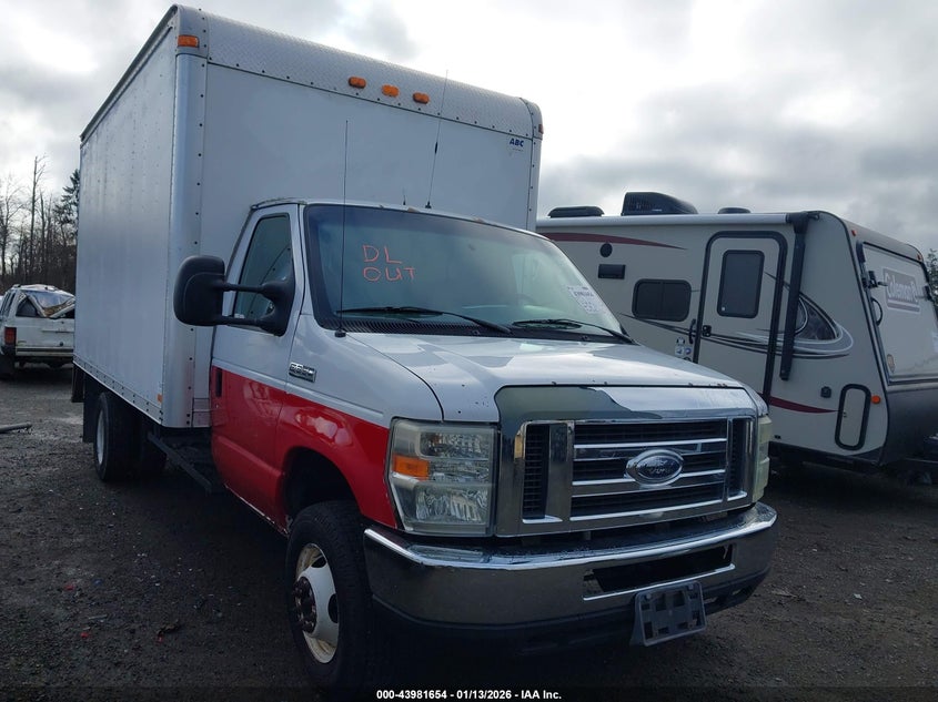 1FDWE35L38DA29587 2008 Ford E-350 Cutaway auction photo 1