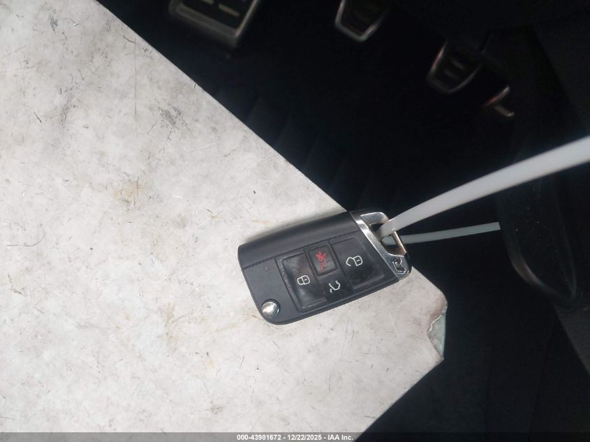 2019 Volkswagen Golf R 2.0T W/Dcc Navigation VIN: WVWWA7AU9KW146124 Lot: 43981672