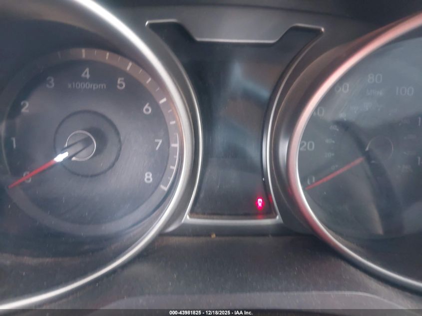 2013 Hyundai Veloster Base W/Gray VIN: KMHTC6AD0DU105401 Lot: 43981825