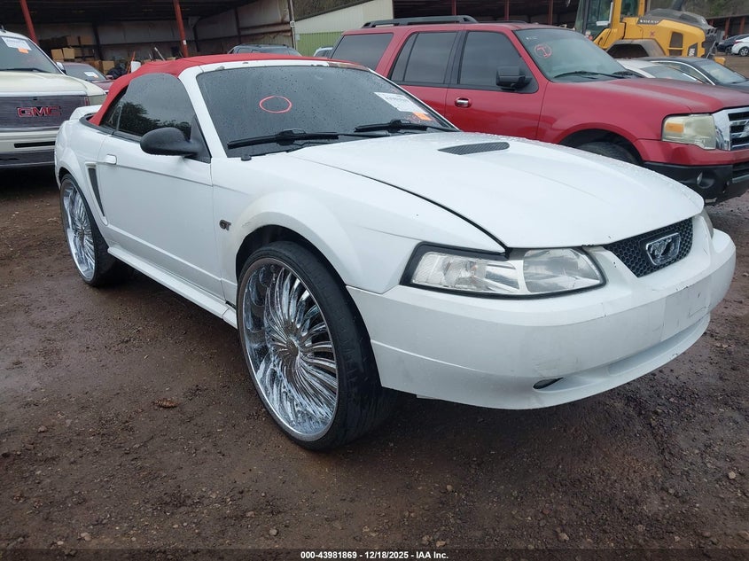 1FAFP45X1YF216781 2000 FORD MUSTANG photo no. 2