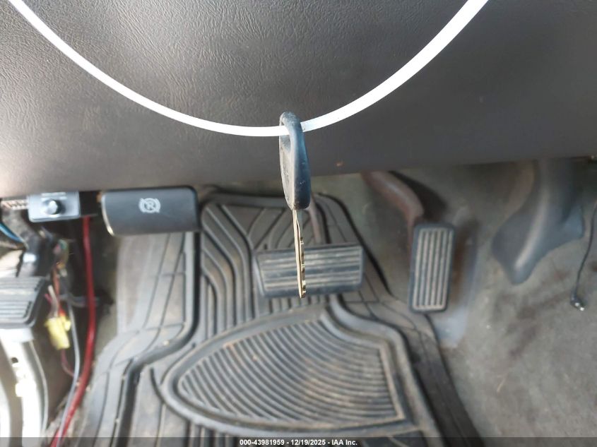 2004 Chevrolet Silverado 1500 Z71 VIN: 2GCEK19T441195114 Lot: 43981959