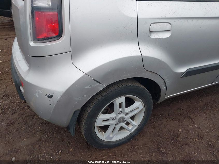 2010 Kia Soul + VIN: KNDJT2A28A7139227 Lot: 43981982