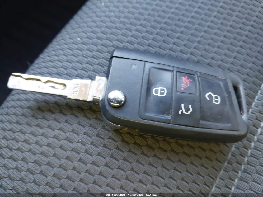 2016 Volkswagen Golf Sportwagen Tsi S 4-Door VIN: 3VWC17AU1GM510883 Lot: 43982024