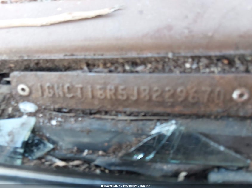 1GNCT18R5J8229670 1988 CHEVROLET BLAZER photo no. 9
