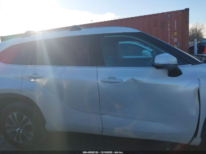 2022 Toyota Highlander Xle VIN: 5TDHZRBH3NS207888 Lot: 43982128