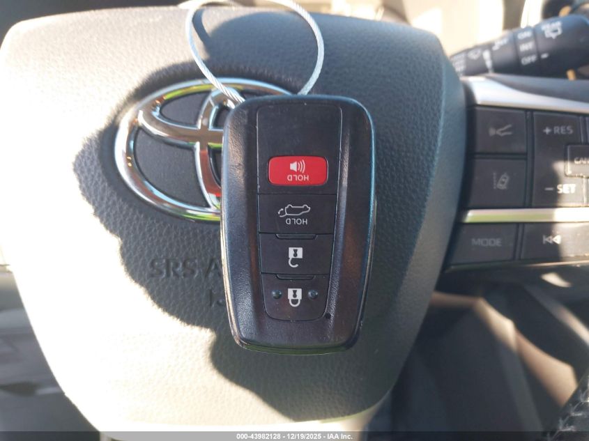 2022 Toyota Highlander Xle VIN: 5TDHZRBH3NS207888 Lot: 43982128