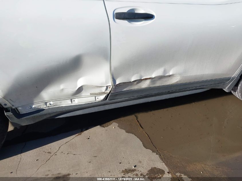 2017 Nissan Rogue S VIN: JN8AT2MT9HW137933 Lot: 43982131