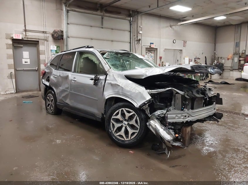 2024 Subaru Forester Premium